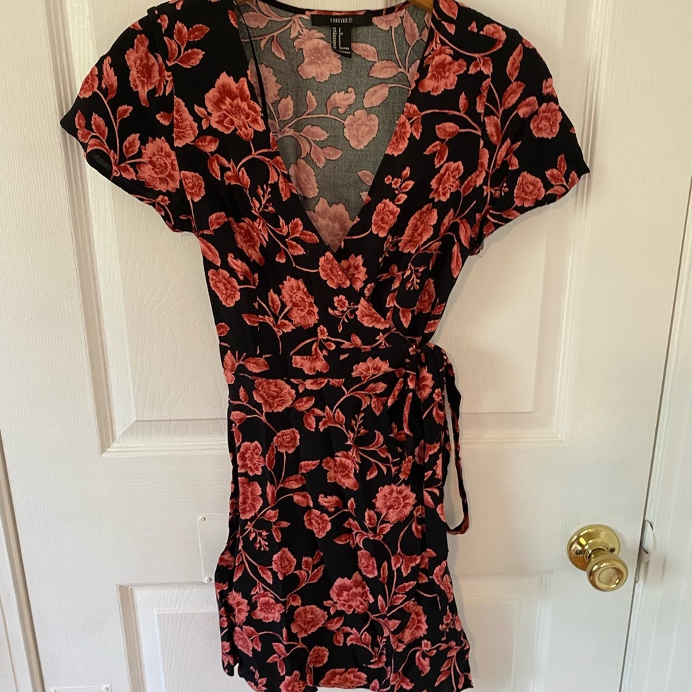 Forever 21 Floral Wrap Dress in Black and Pink